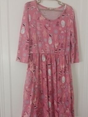 girl 8 pink long sleeve dress with winter design